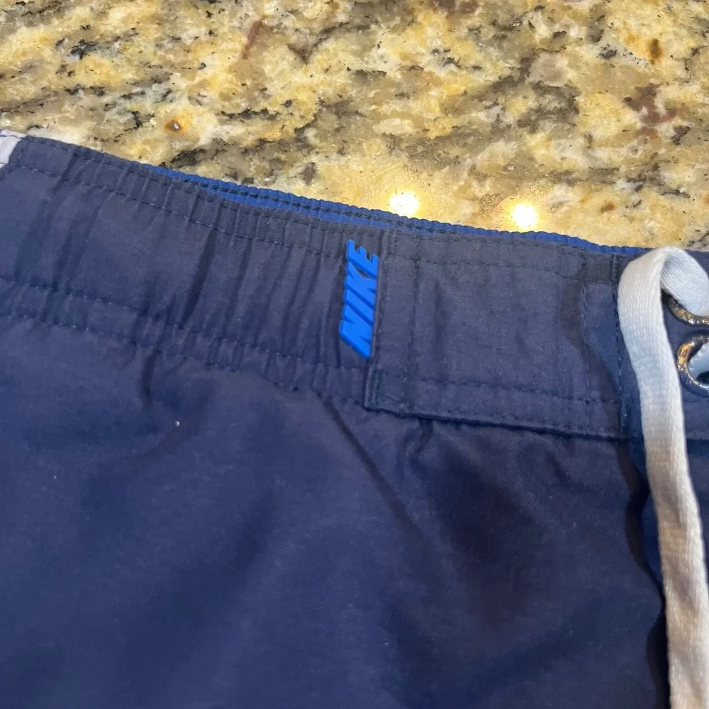 Nike Mens Swim Trunks Navy Blue White‎ Colorblock Mesh Lined Board Shorts Size M